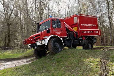 26 multifunctional Unimog contribute to Hessian civil protection during forest fires and floods