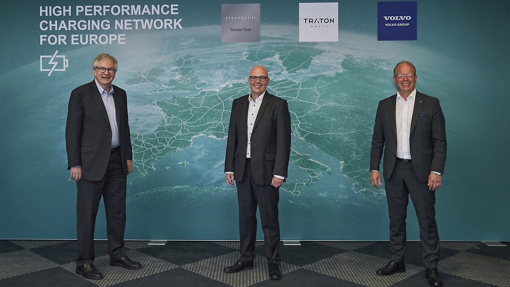 Von links: Martin Daum, CEO Daimler Truck; Matthias Gründler, CEO TRATON GROUP sowie Martin Lundstedt, Präsident und CEO Volvo Group.